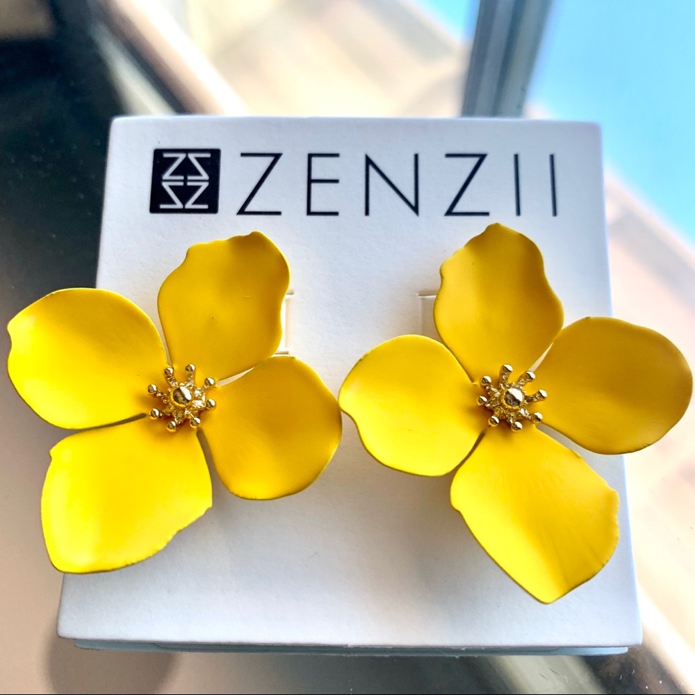 Zenzii gold tone yellow flower studs